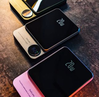 ⚡️Ultratenká MagSafe powerbanka o kapacitě 5000mAh nebo 10000mAh, která perfektně padne do ruky i kapsy! S magnetickým...